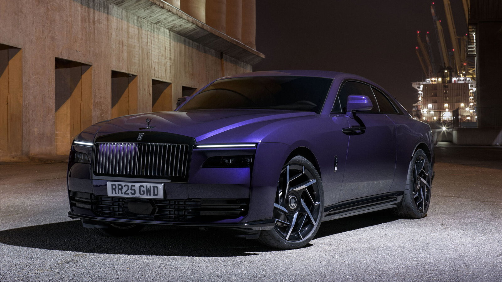 Rolls-Royce Spectre Black Badge - front